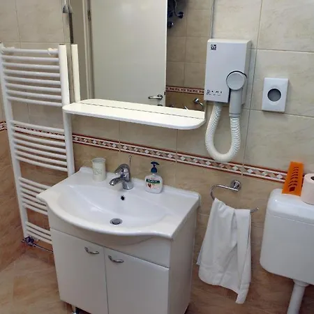 Prostorni In Udobni Apartmaji Izola Sl - Spacious & Comfortable Apartments Izola Sl