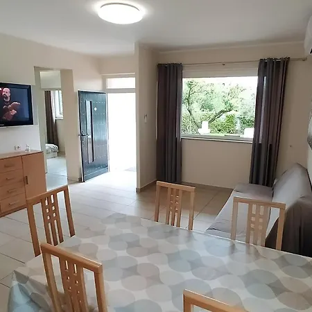 Spacious Sl Apartment Izola