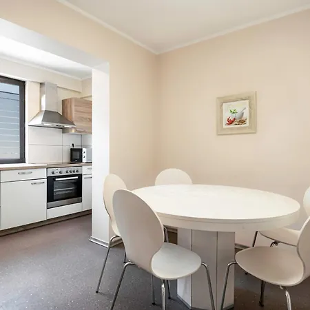 Apartment Prostorni In Udobni Apartmaji Sl - Spacious & Comfortable Sl Izola