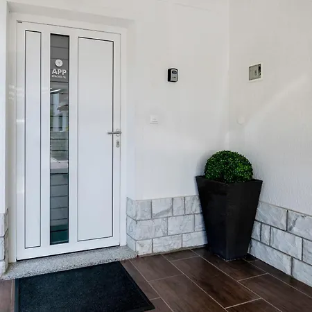 Prostorni In Udobni Apartmaji Sl - Spacious & Comfortable Sl Apartment