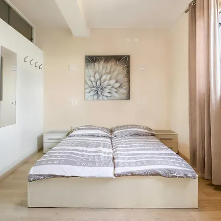 Apartment Prostorni In Udobni Apartmaji Sl - Spacious & Comfortable Sl