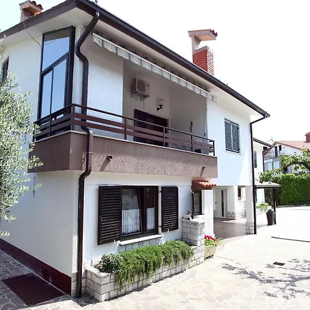 Apartment Spacious Sl *