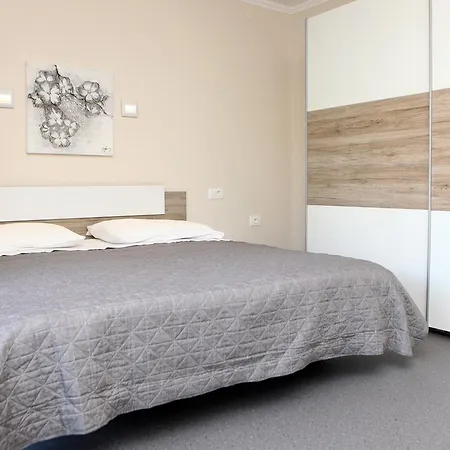 Spacious Sl Apartment Izola