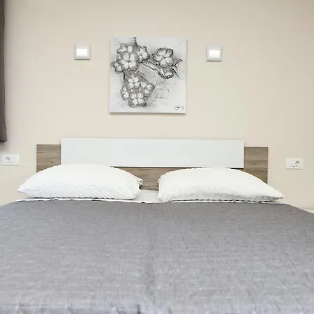 Spacious Sl Lejlighed